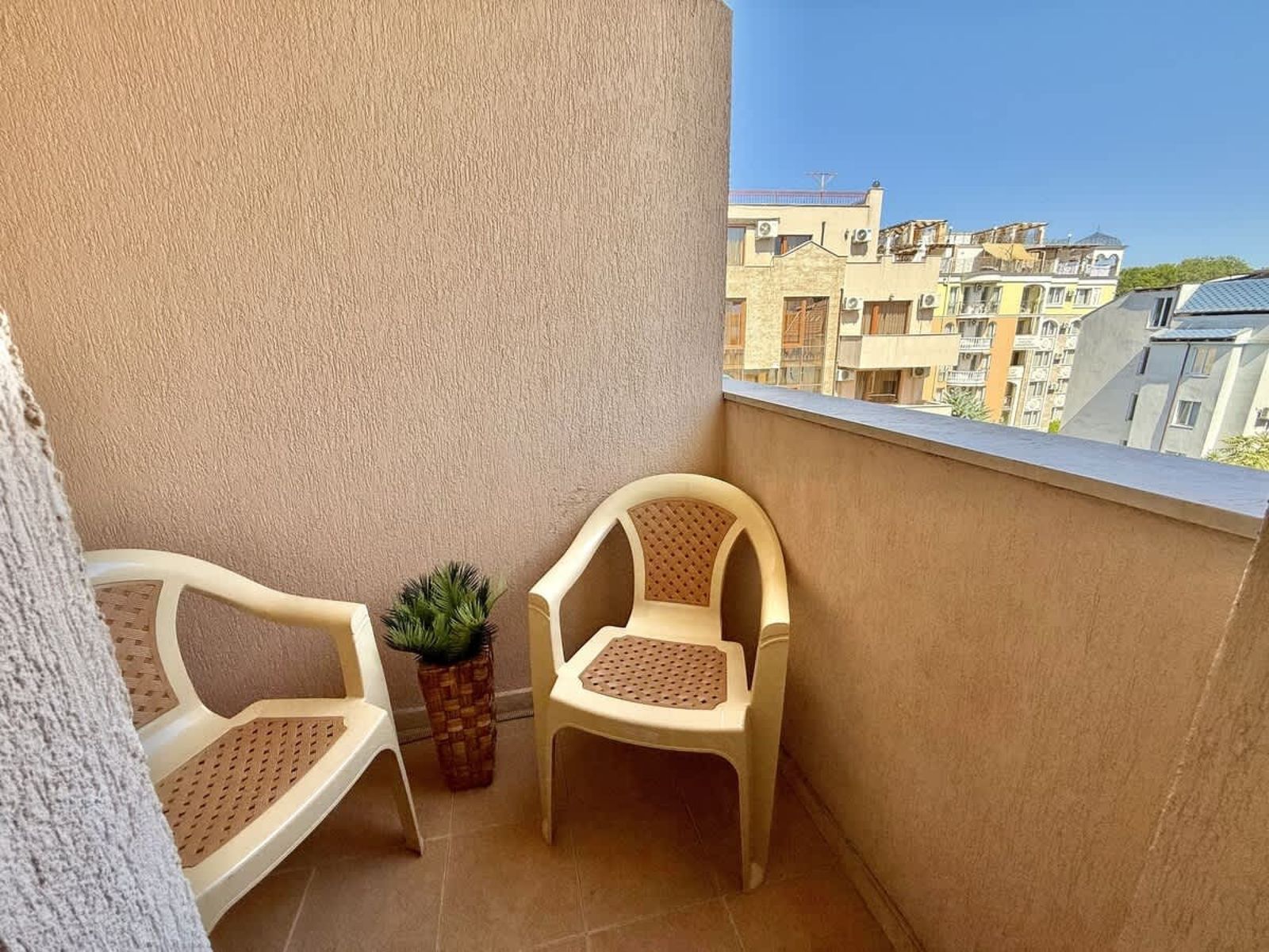 Cozy apartment in Emerald Paradise - Photo 16