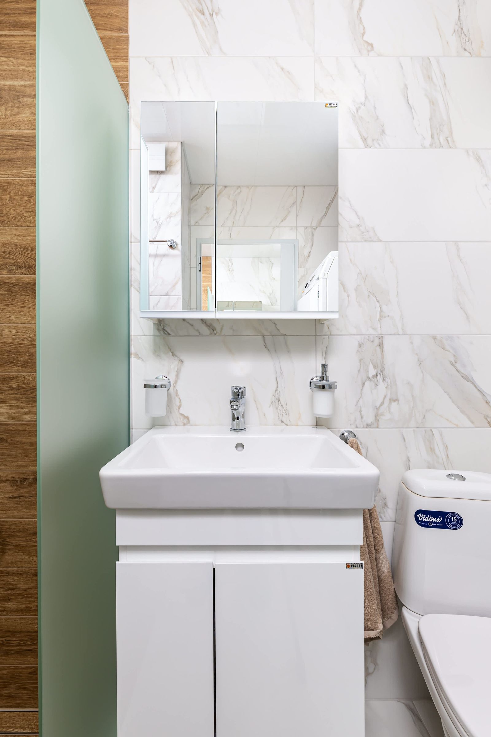 The Cozy Nest - Modern 1BR with Balcony - Photo 24