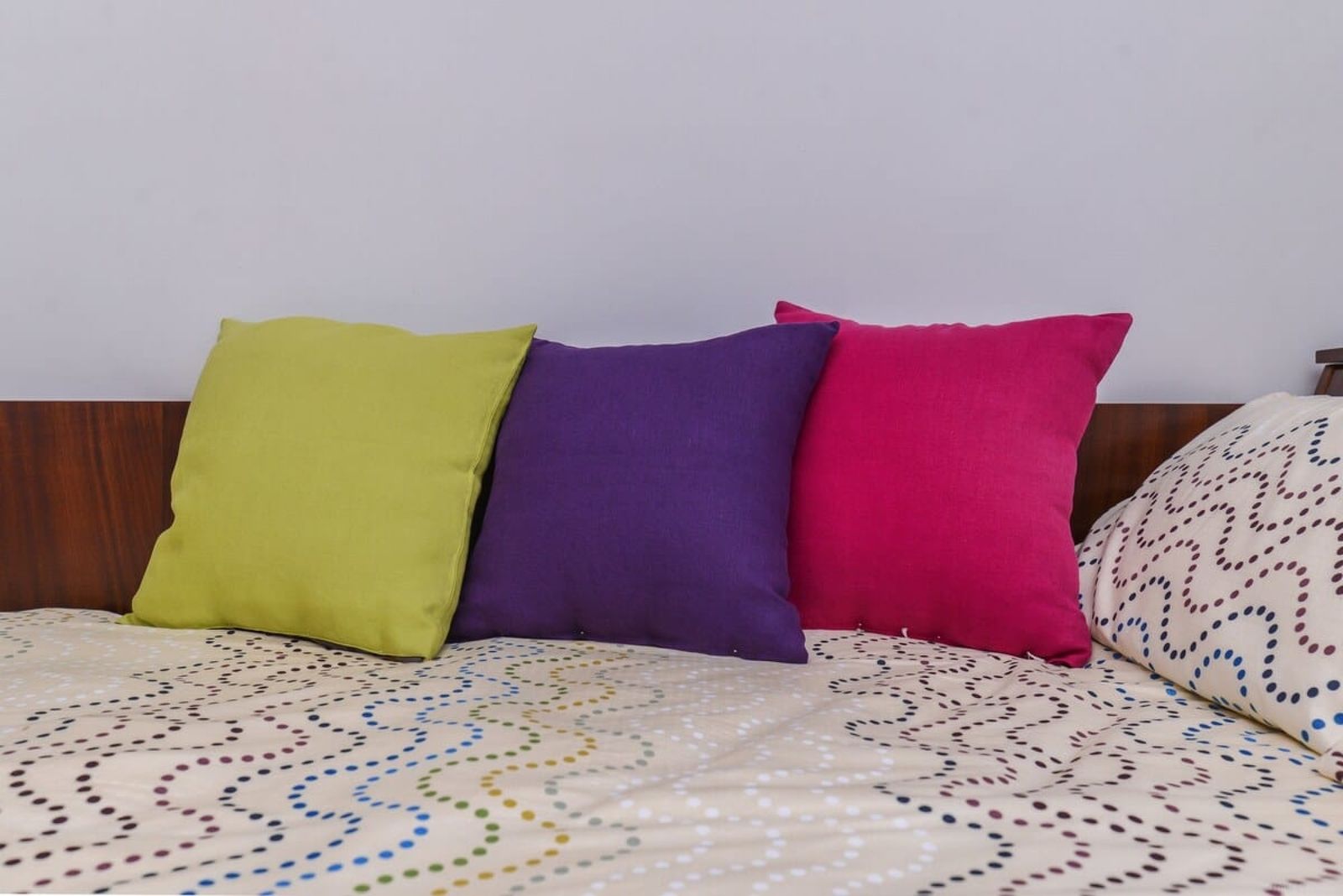 Colorful 2BD Apartment next to Serdika Center - Photo 4