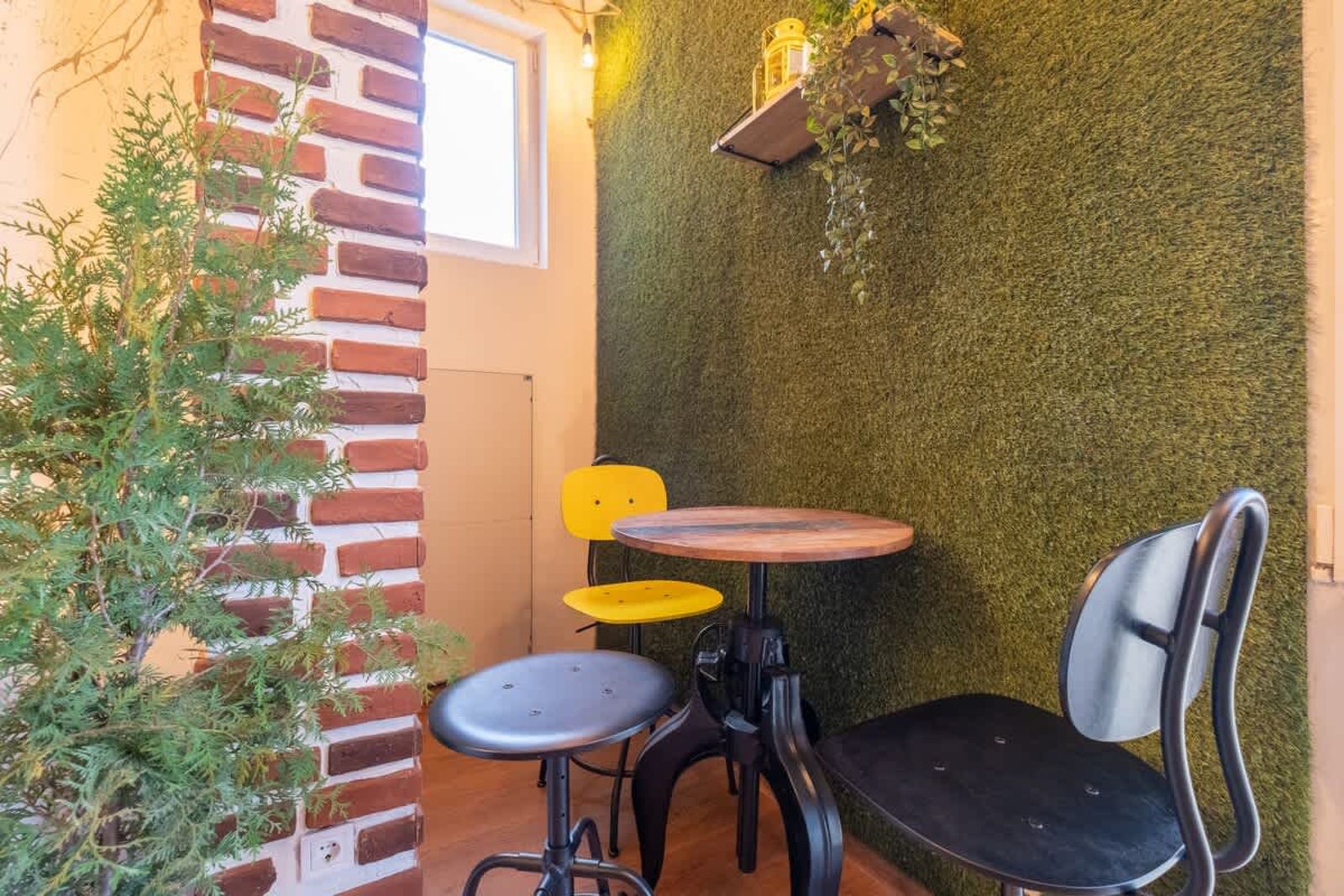 3 BDR &amp; 3 BTHR Duplex | In the Heart of Sofia - Photo 22