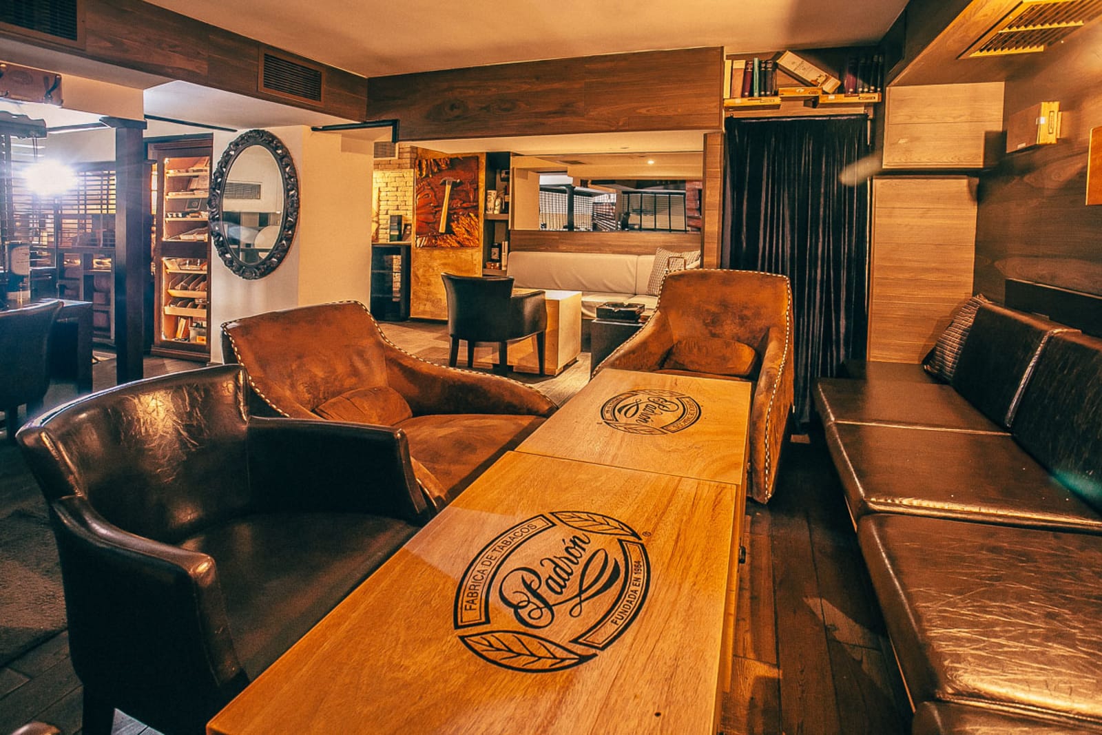 Whiskey bar - Cover Photo