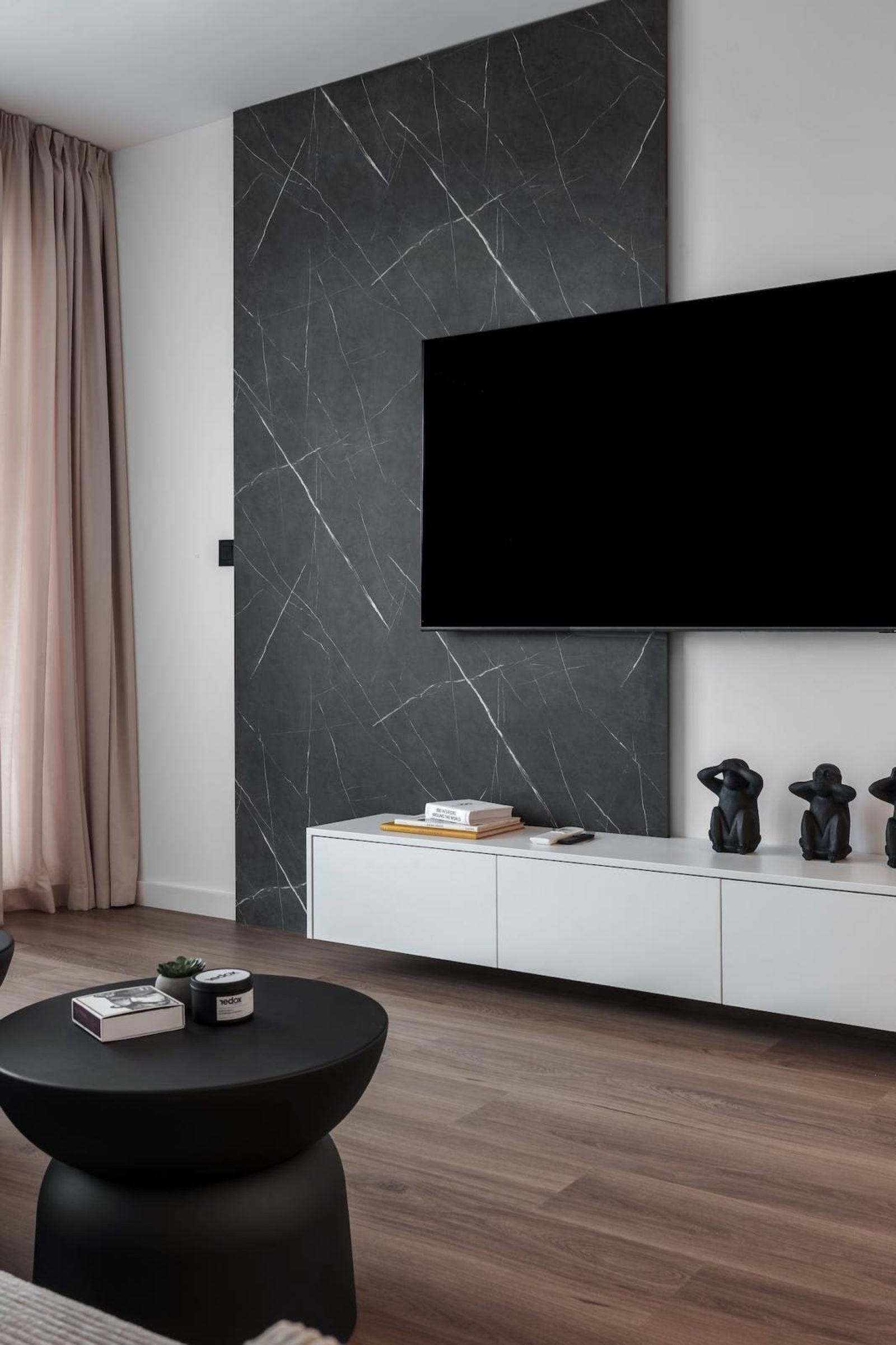 Stylish 1BR with Balcony &amp; Parking | Skyline Varna - Photo 7