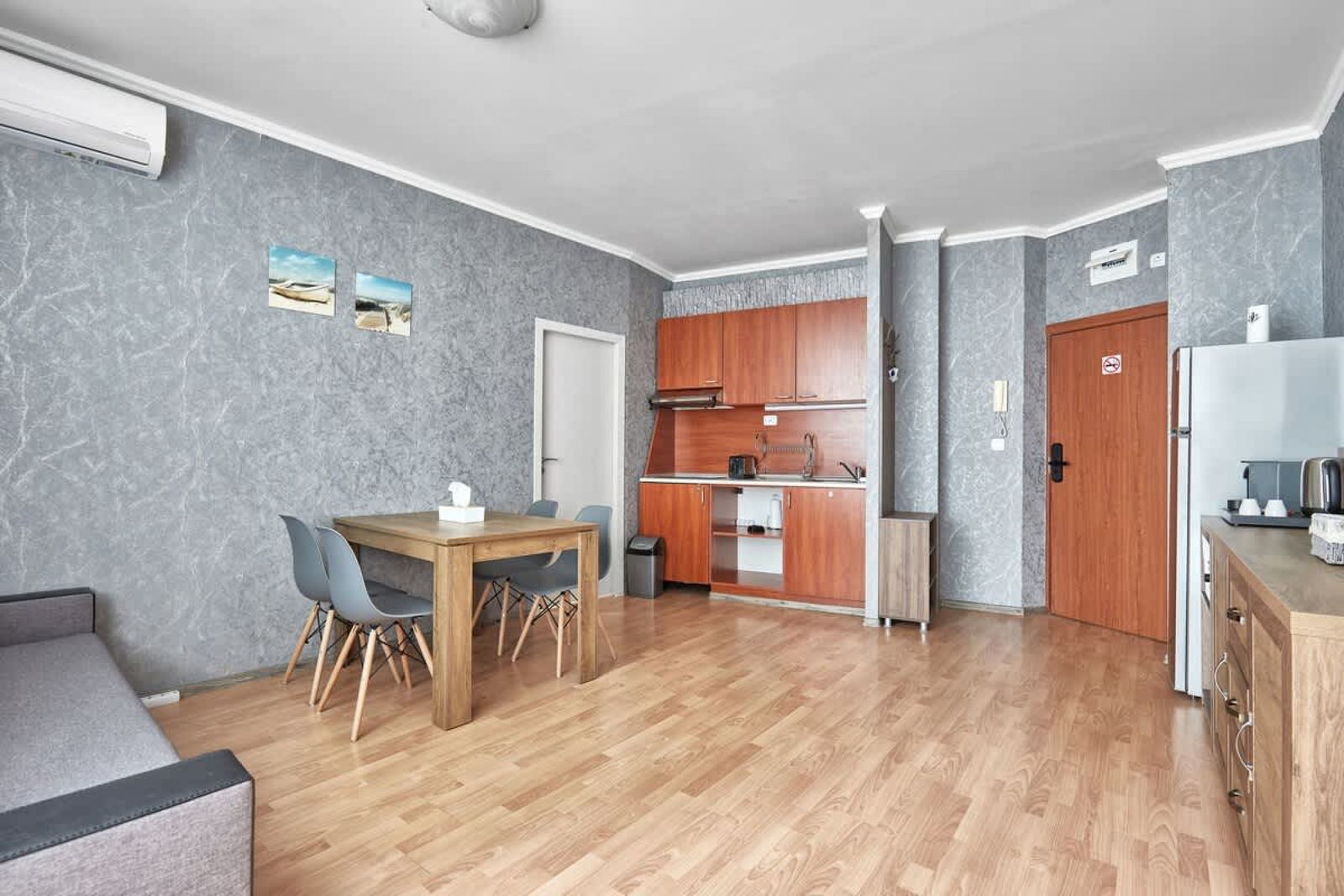 Paradise 1BD Apartment in Primorsko Del Sol - Photo 11