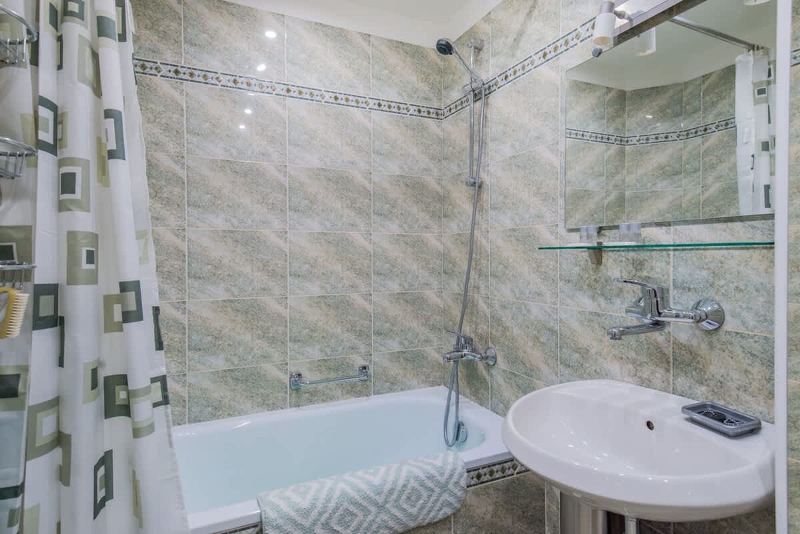 CHIC and Spacious Apartment in Central Sofia - Photo 23