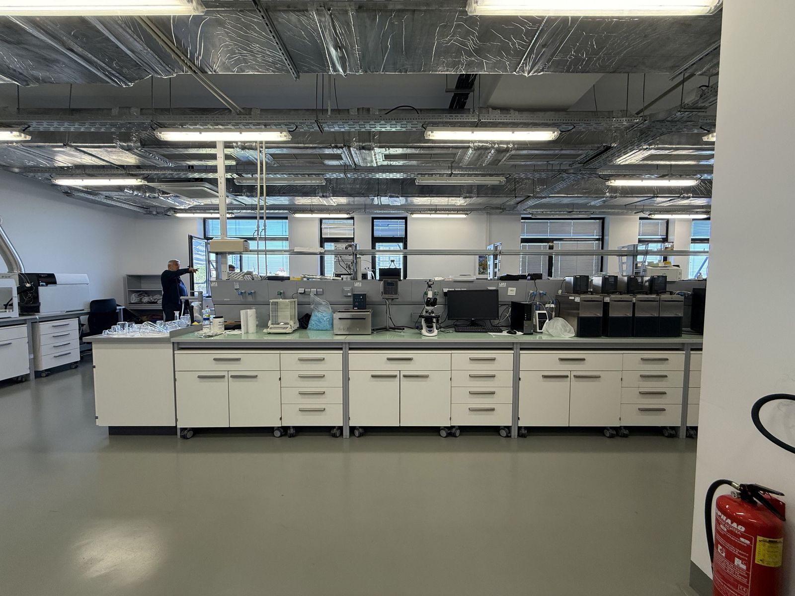 Modern Laboratory with a foyer in Sofia Bulgaria - Photo 32