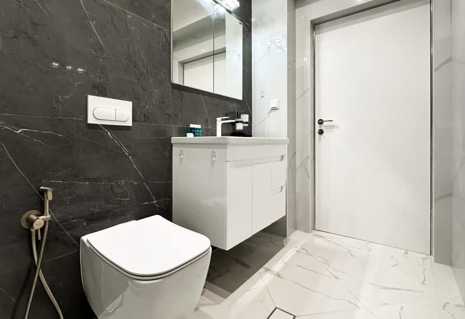 Designer 2BD Apt Near Alexander Nevski Cathedral - Photo 24