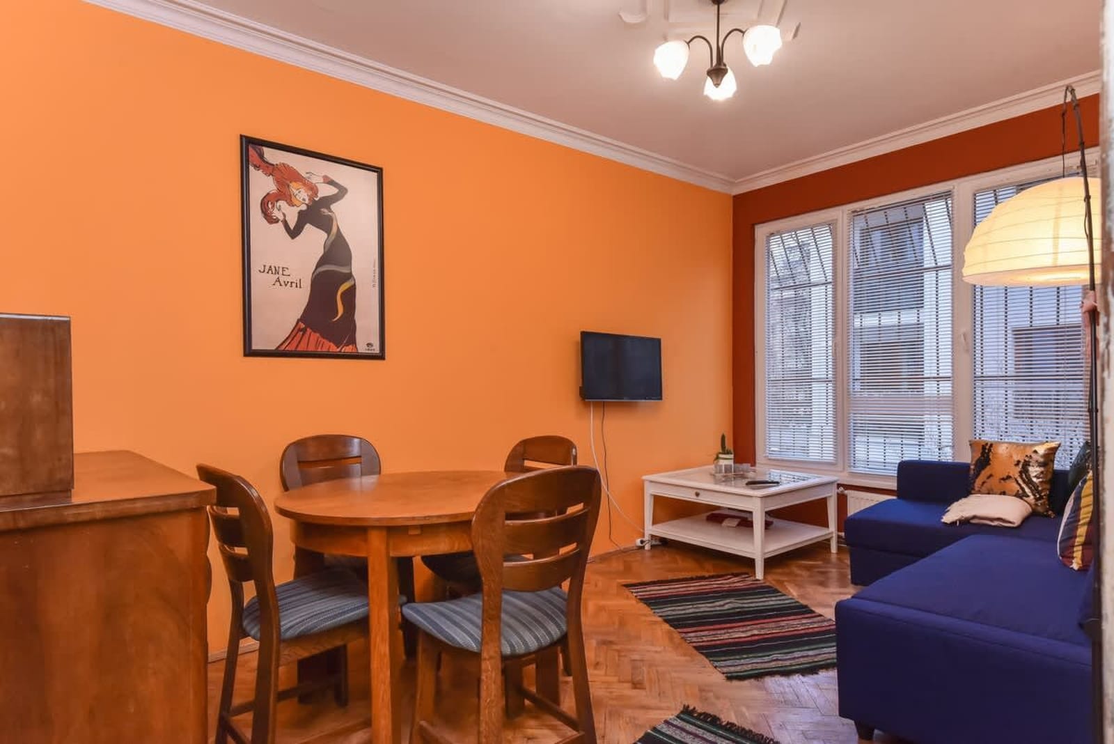 Vintage Spot - Colorful One-Bedroom Apartment - Cover Photo