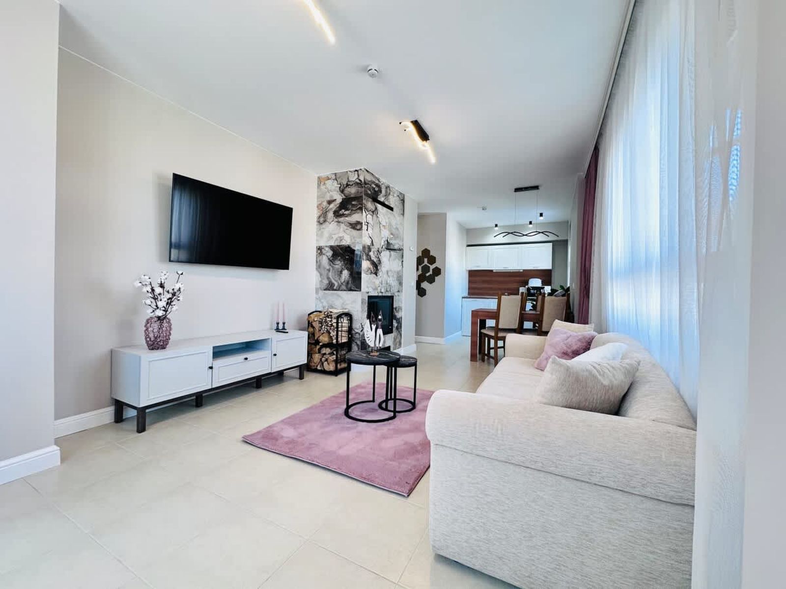 Elegance28 – Stylish Mountain Retreat in Bansko - Cover Photo