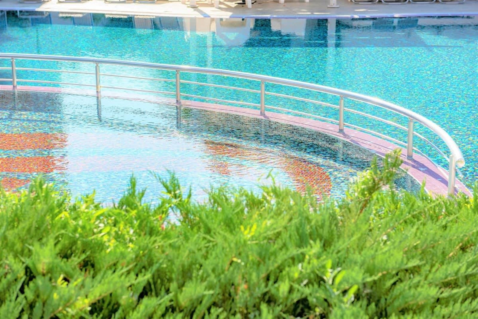 Cozy Rainbow 3  studio direct to the pool - Photo 9