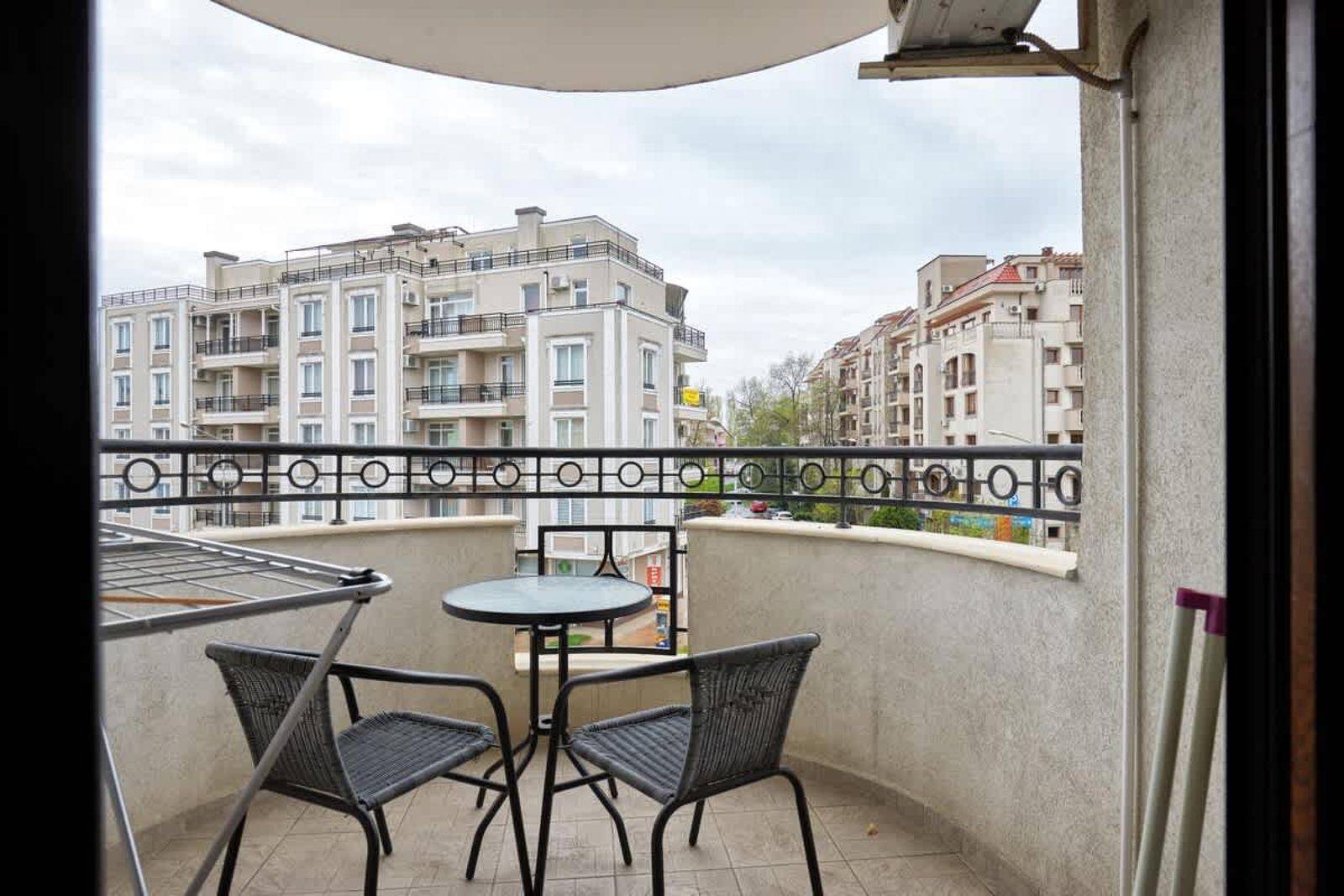 The Love Nest - 1BD Apartment in Sunny Beach - Photo 3