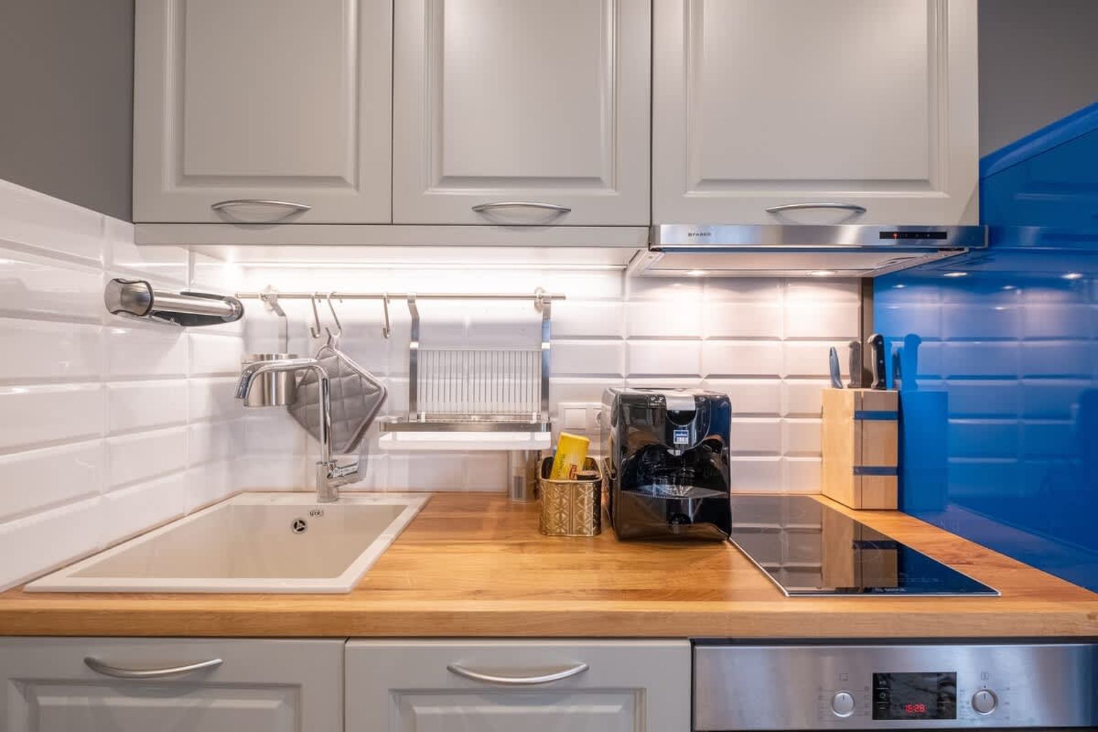 High-end Designer Aprt - AC &amp; Lift &amp; Balcony - Photo 24