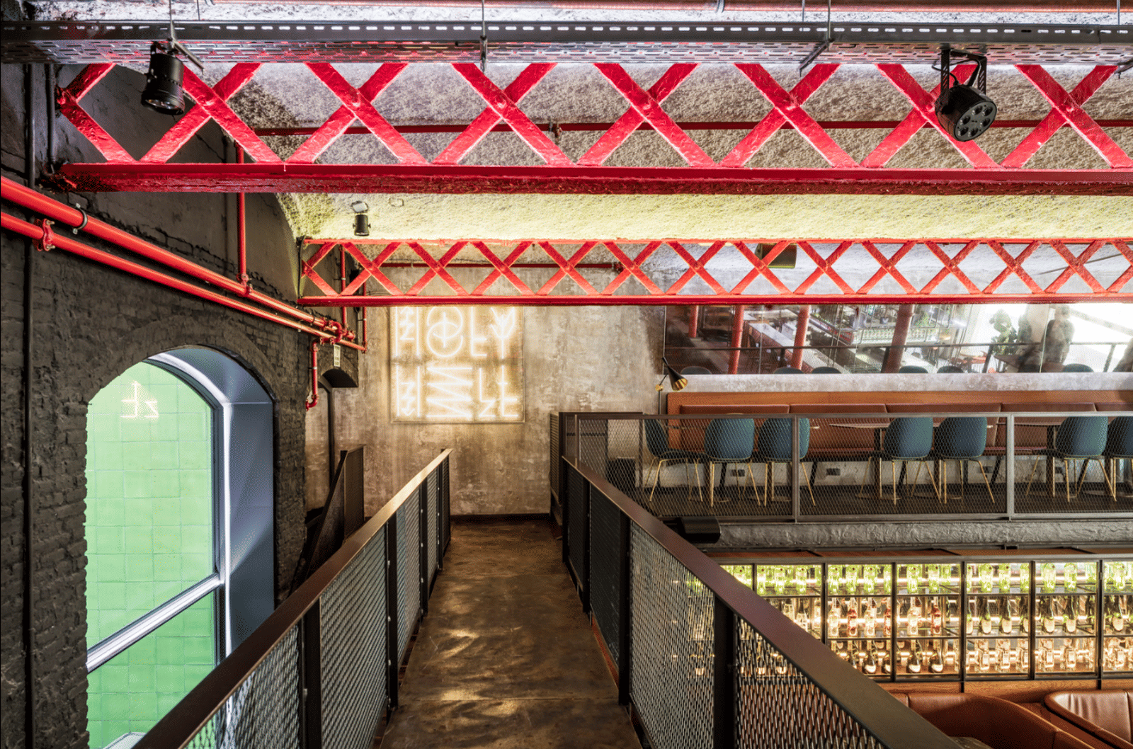 EL MAMA &amp; LA PAPA Bar Restaurant - Photo 11