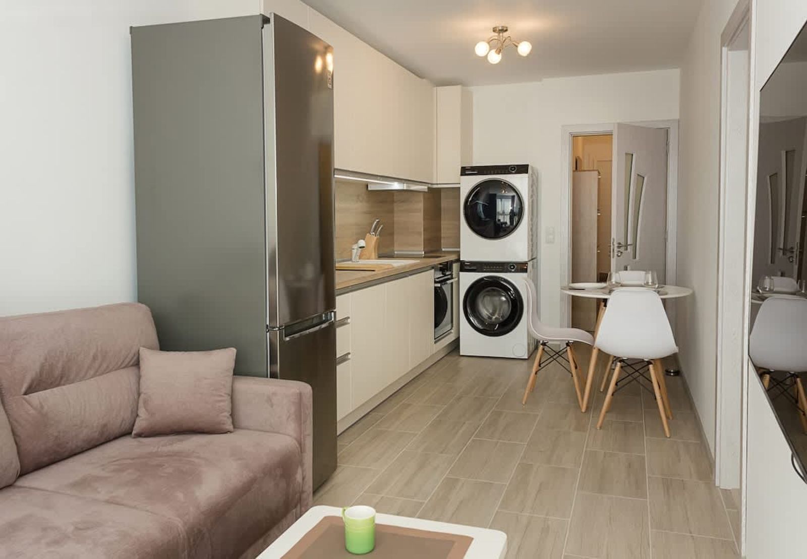 Modern Haven in Varna : Retreat with Chic Ambiance - Photo 13