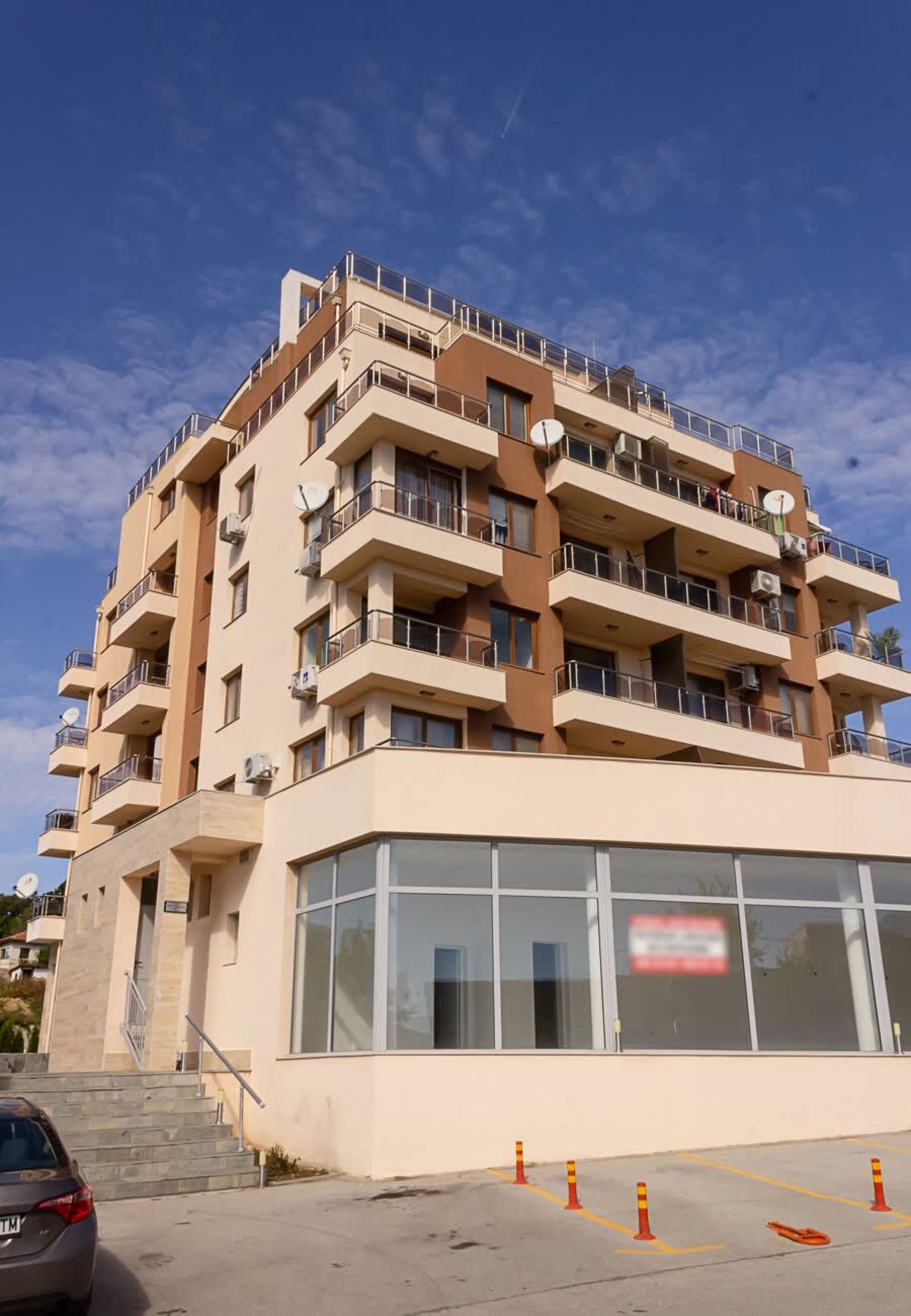 Spacious 3BD Flat with Large Terrace &amp; Sea View - Photo 23