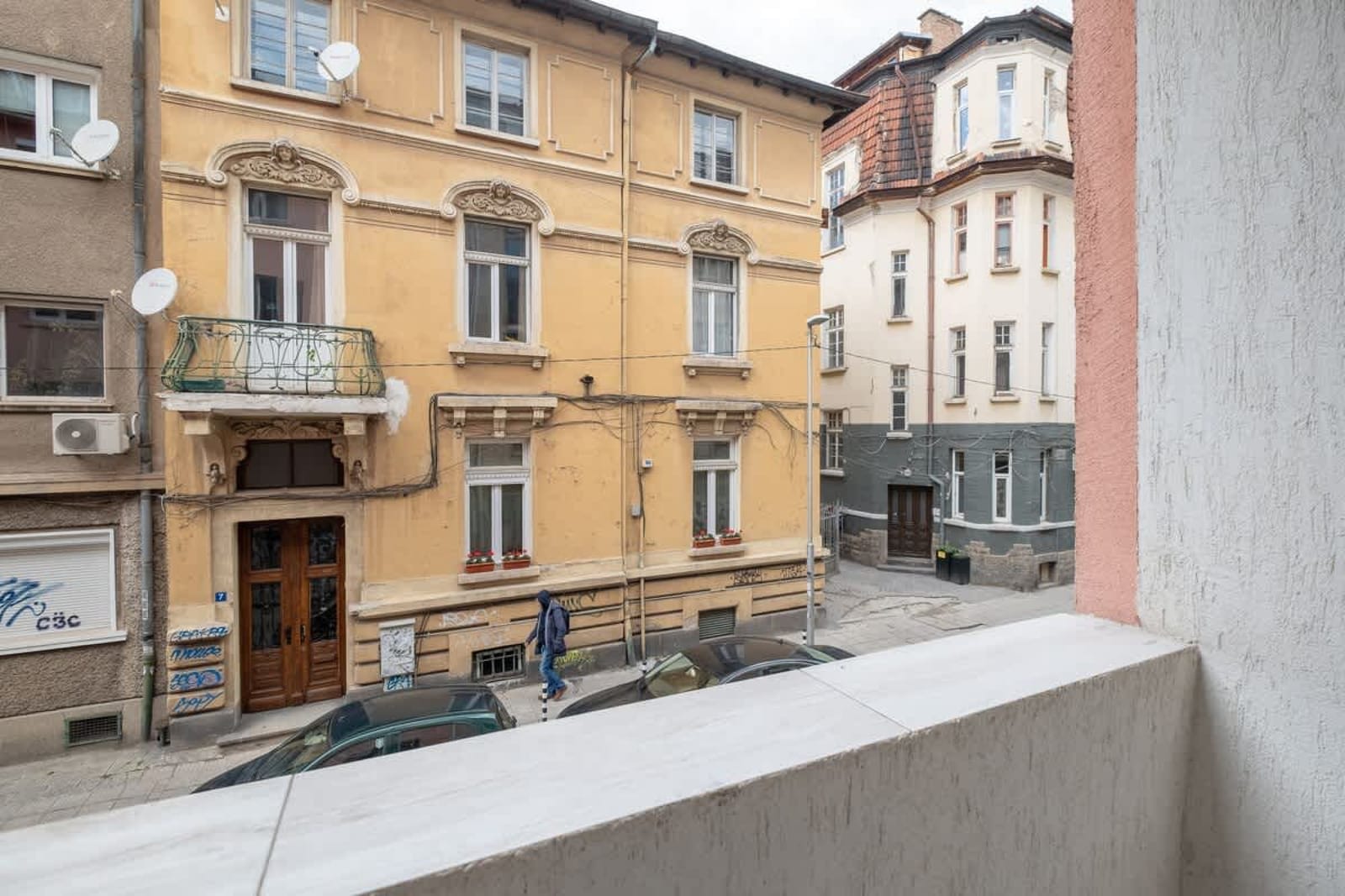 Cute and Cozy 1BDRM in the City Center - Photo 5