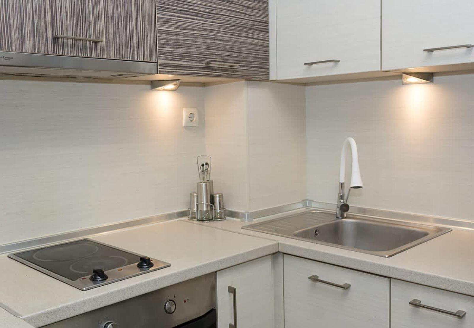 Black &amp; White -1BD Flat in Varna Center - Photo 6