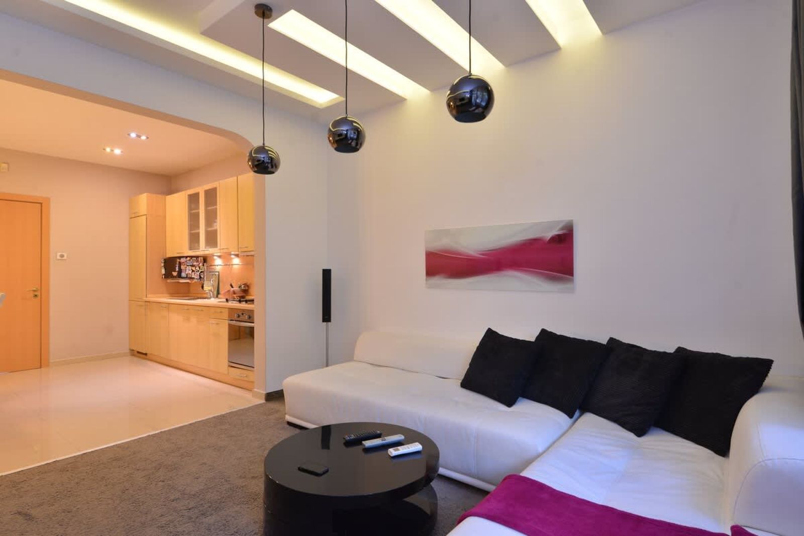 Extravaganzzo - Super Central One Bedroom Modern - Photo 11