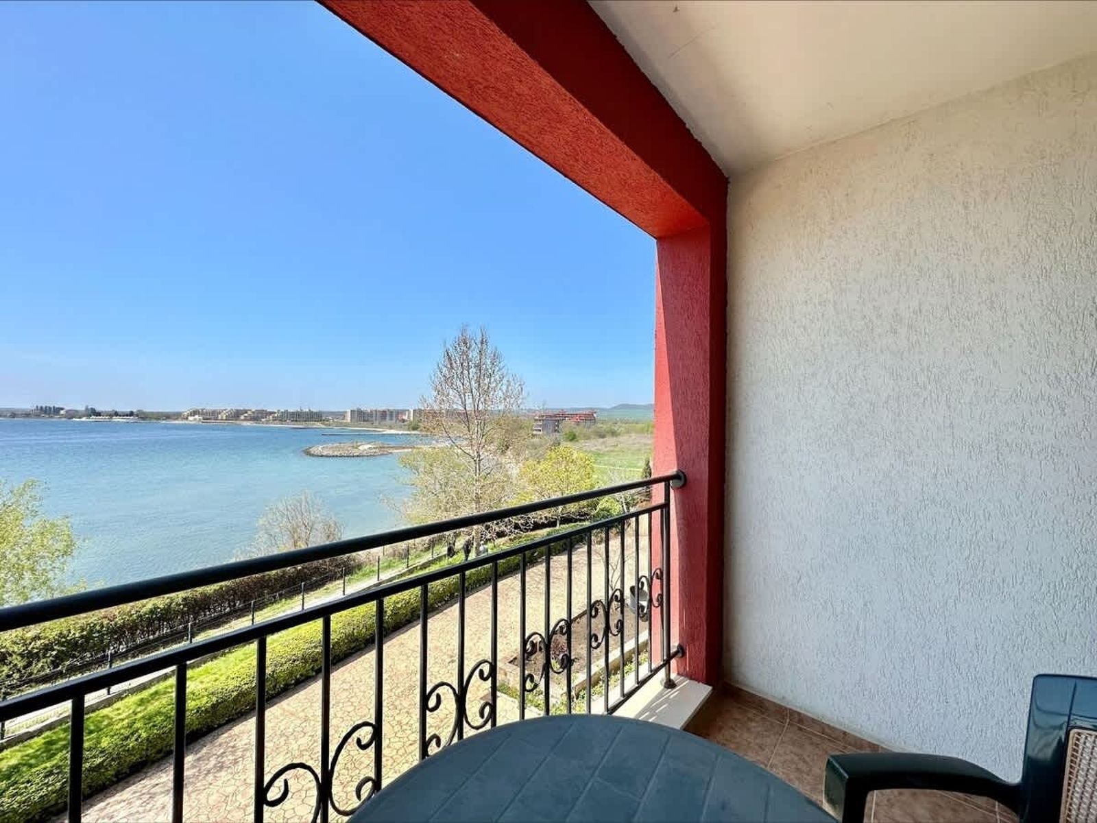 Cozy Aheloy  2 bed  Lux view - Photo 34