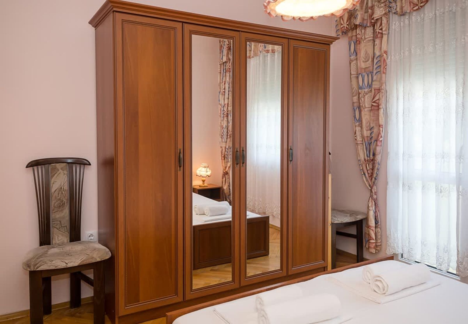 Sunny 2-Bedroom Flat near Sea Garden|Chayka, Varna - Photo 17