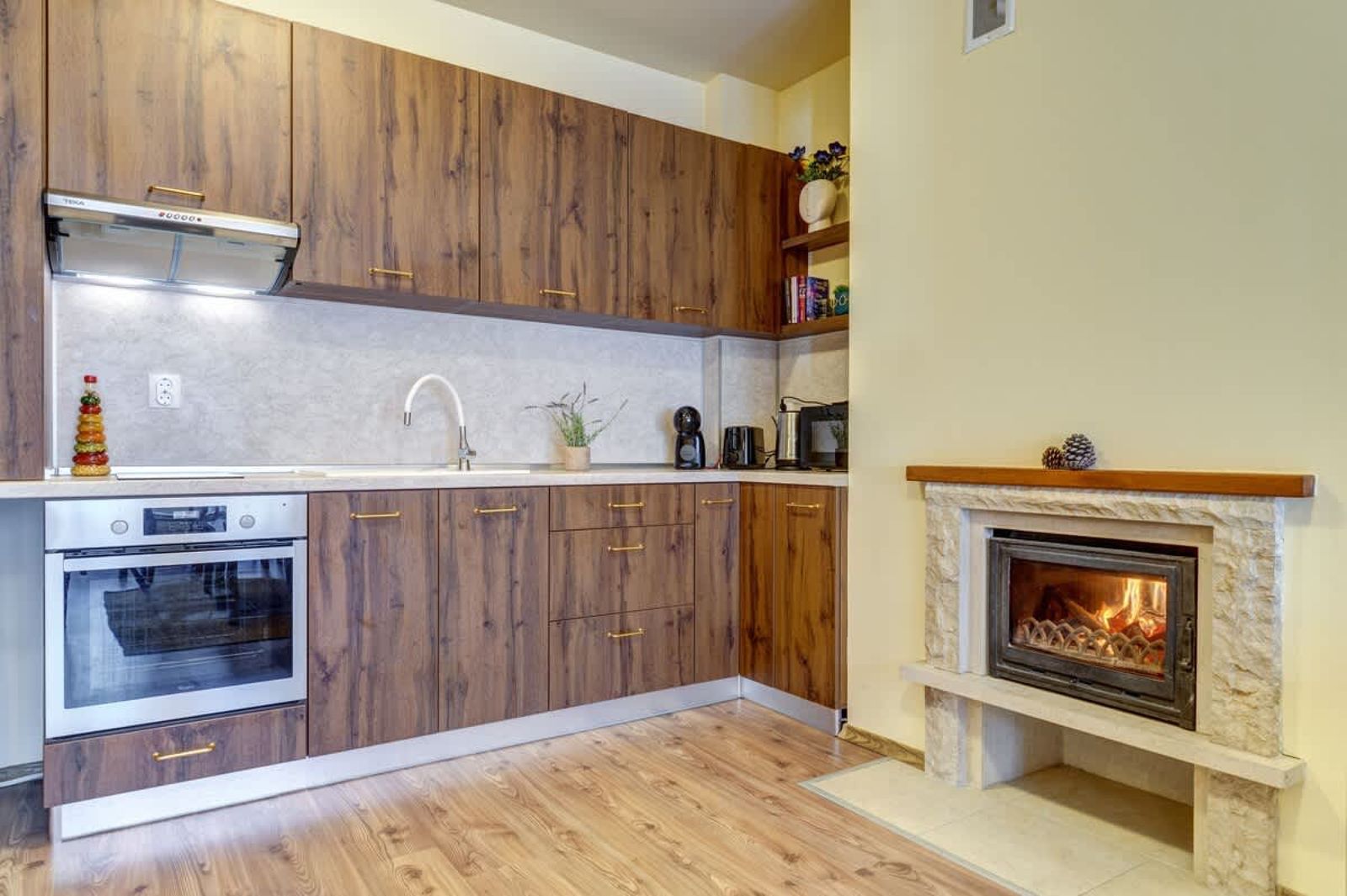 Cosy 1BD Apt w/ Free Parking and Balcony - Photo 4