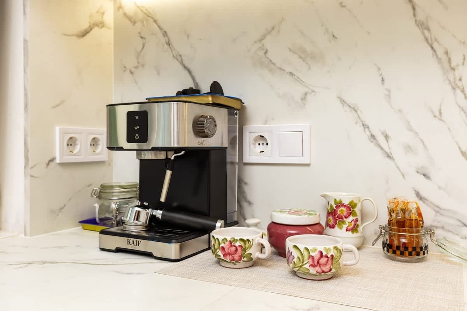 Spacious 2BD Apartment in Central Plovdiv - Photo 23