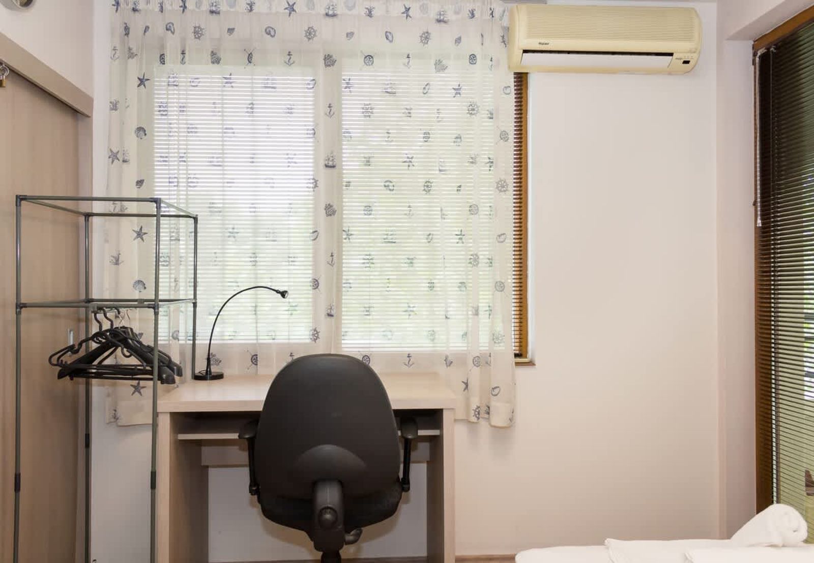 Modern Comfort in Central Varna with WorkSpace - Photo 5