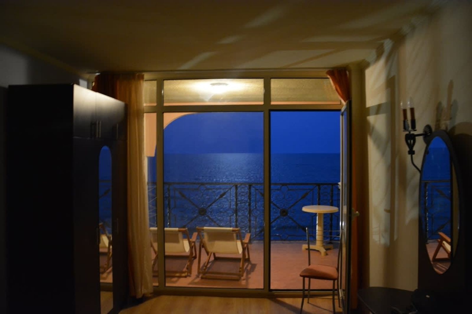 Atrium Exclusive Sea View Apartment - Cover Photo