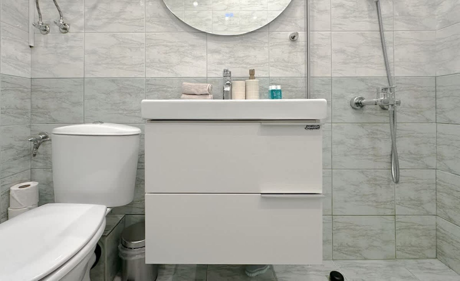 Sunny Sofia Studio with Balcony - Photo 10