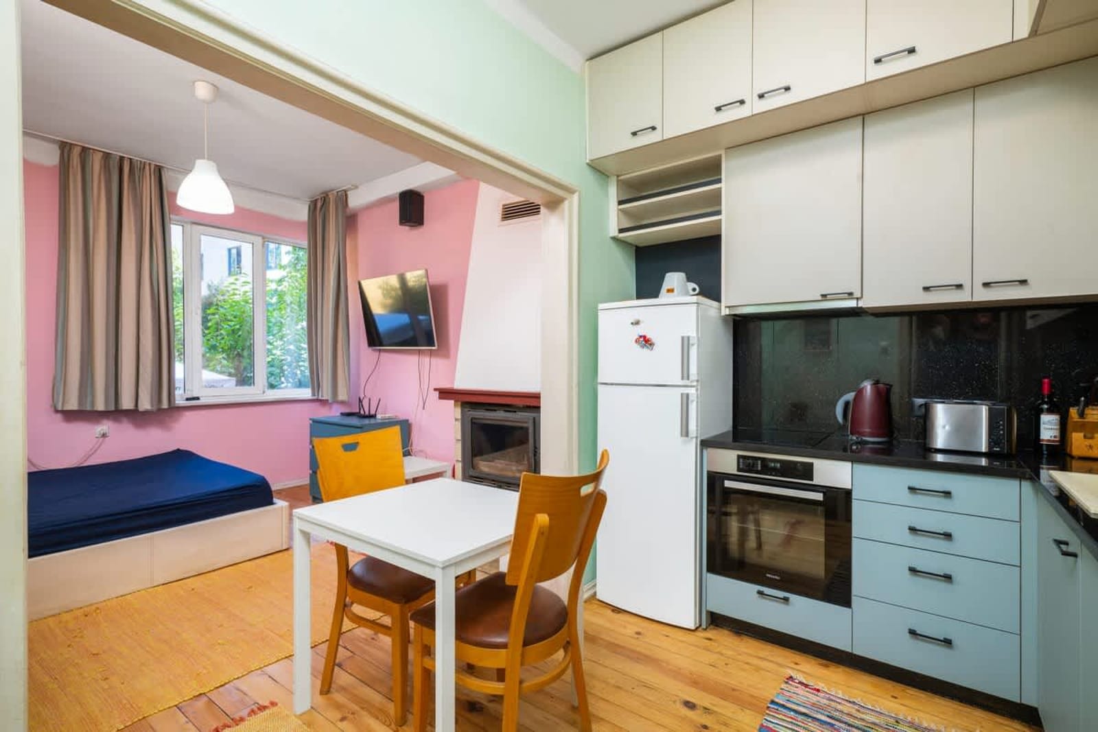 Sofia's 1BD Colourful Getaway Near NDK - Cover Photo