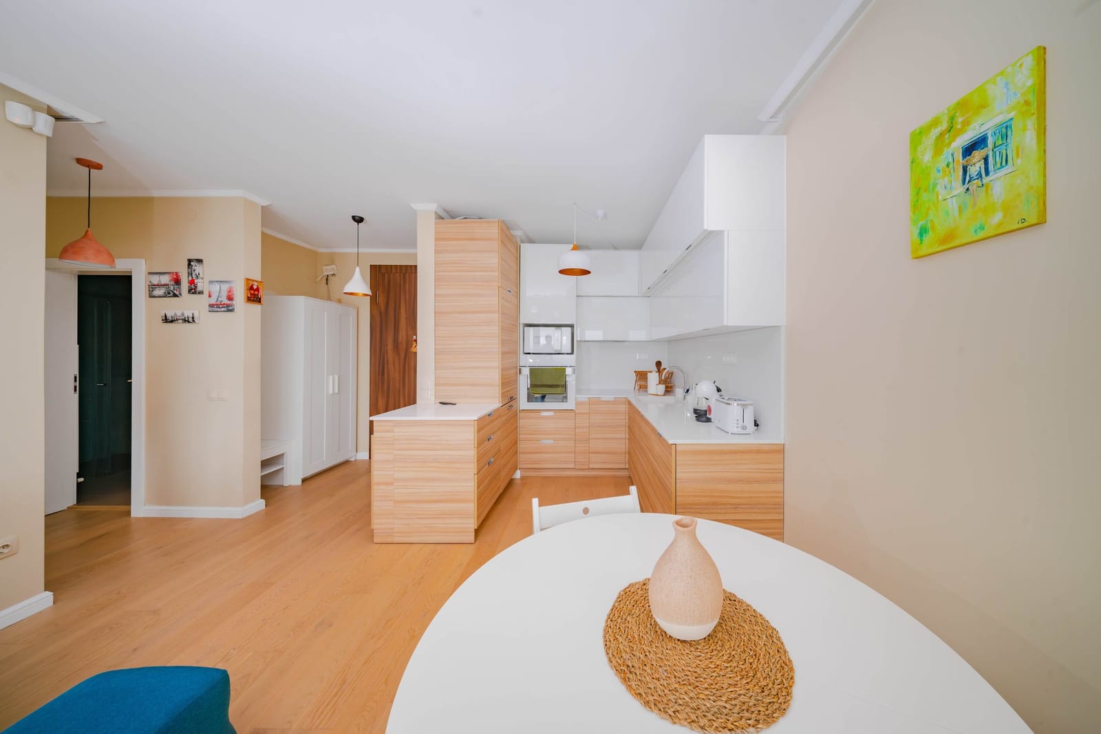 Sunny 1BR with Balcony - Photo 15