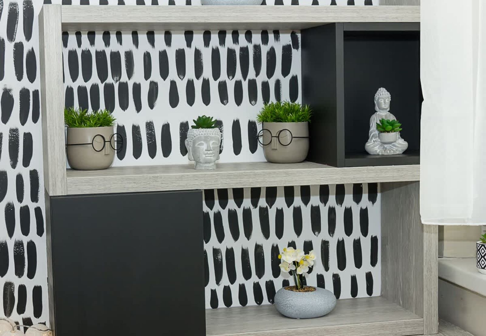 Black &amp; White -1BD Flat in Varna Center - Photo 18