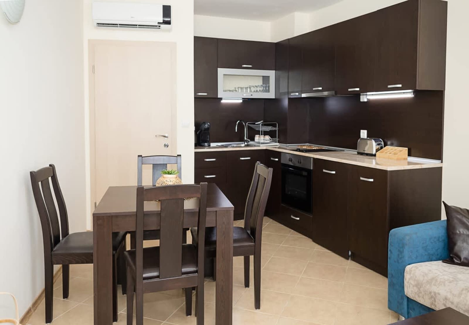 Seaside Bliss: Elegant 1BD with Stunning View - Photo 11