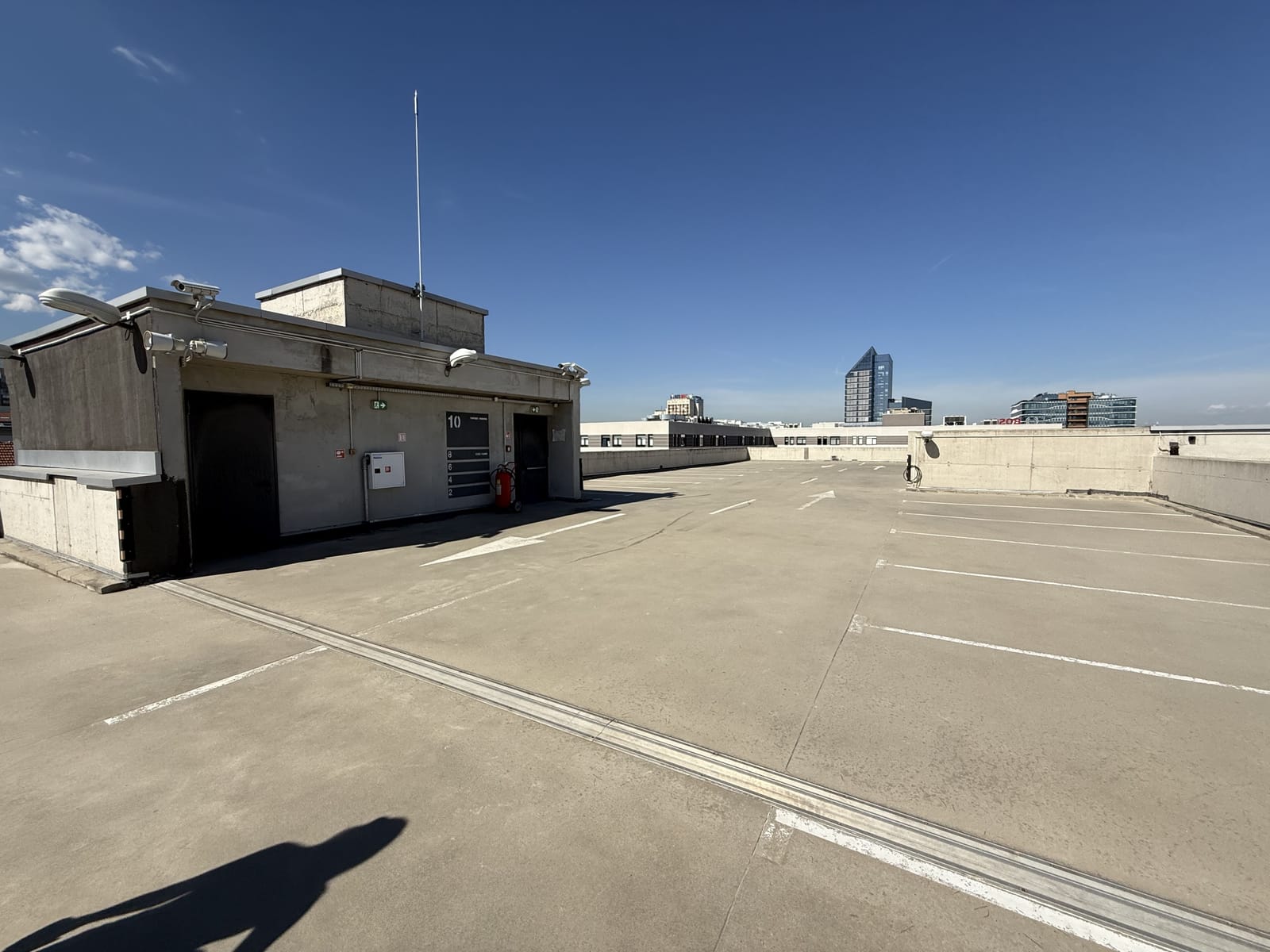 Big 5 Story Parking with security - Photo 45