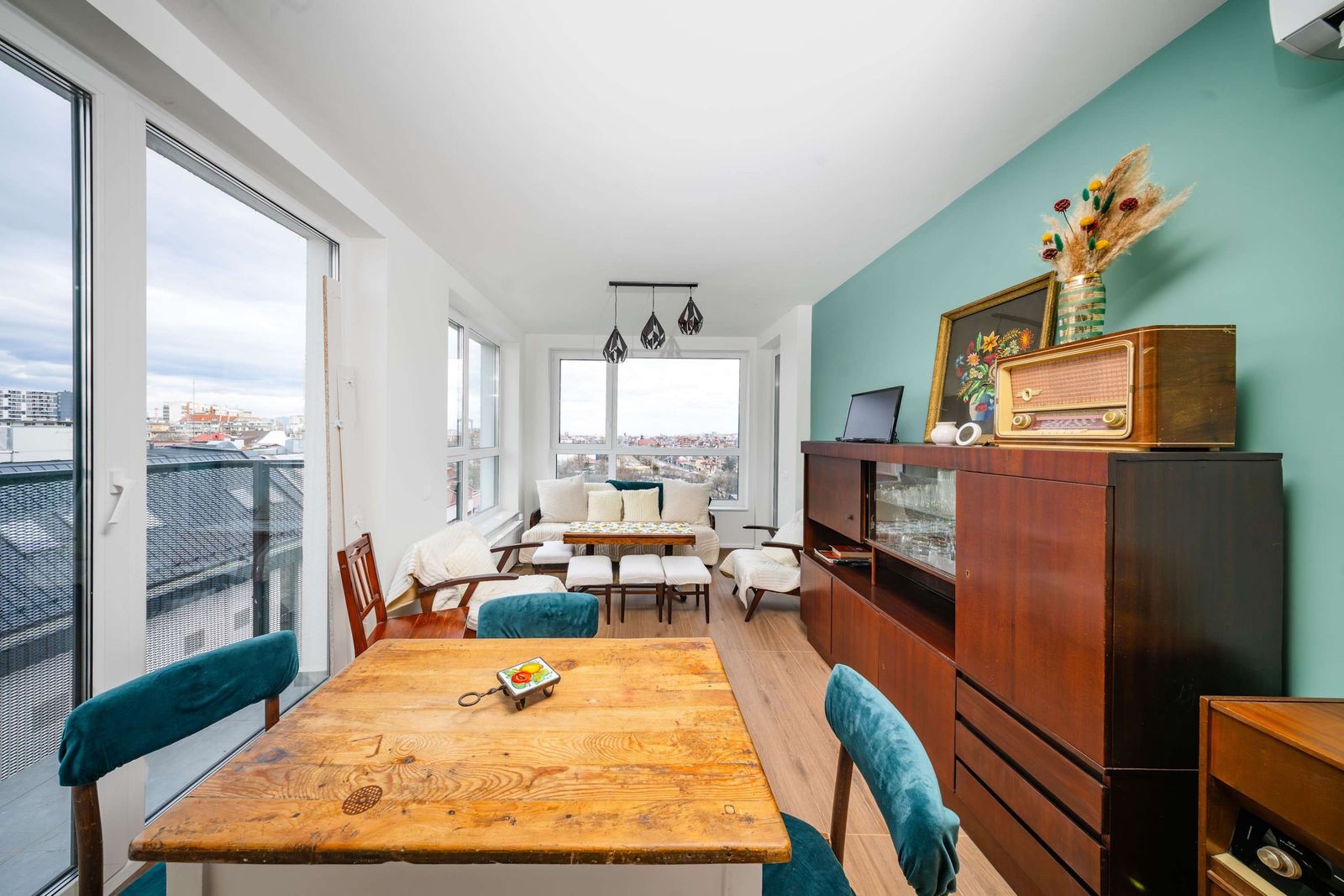 Charming 1BR with Balcony and View - Cover Photo