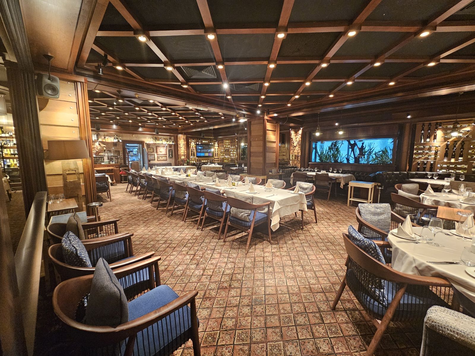 Adventurous High-luxury Restaurant in Sofia - Photo 22