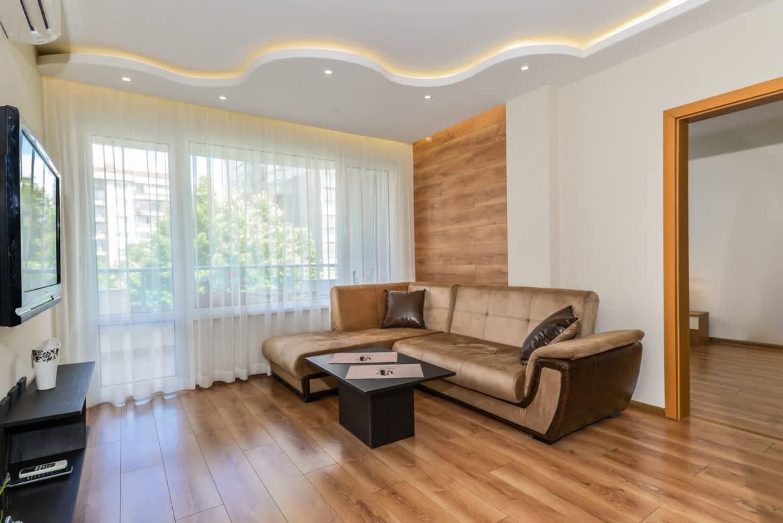 The M Place - Photo 2