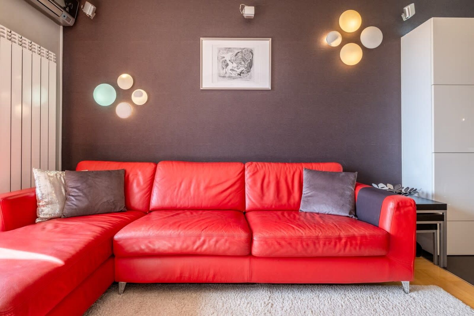 Chic 1BD Flat near Metro | Workspace &amp; Terrace - Photo 7