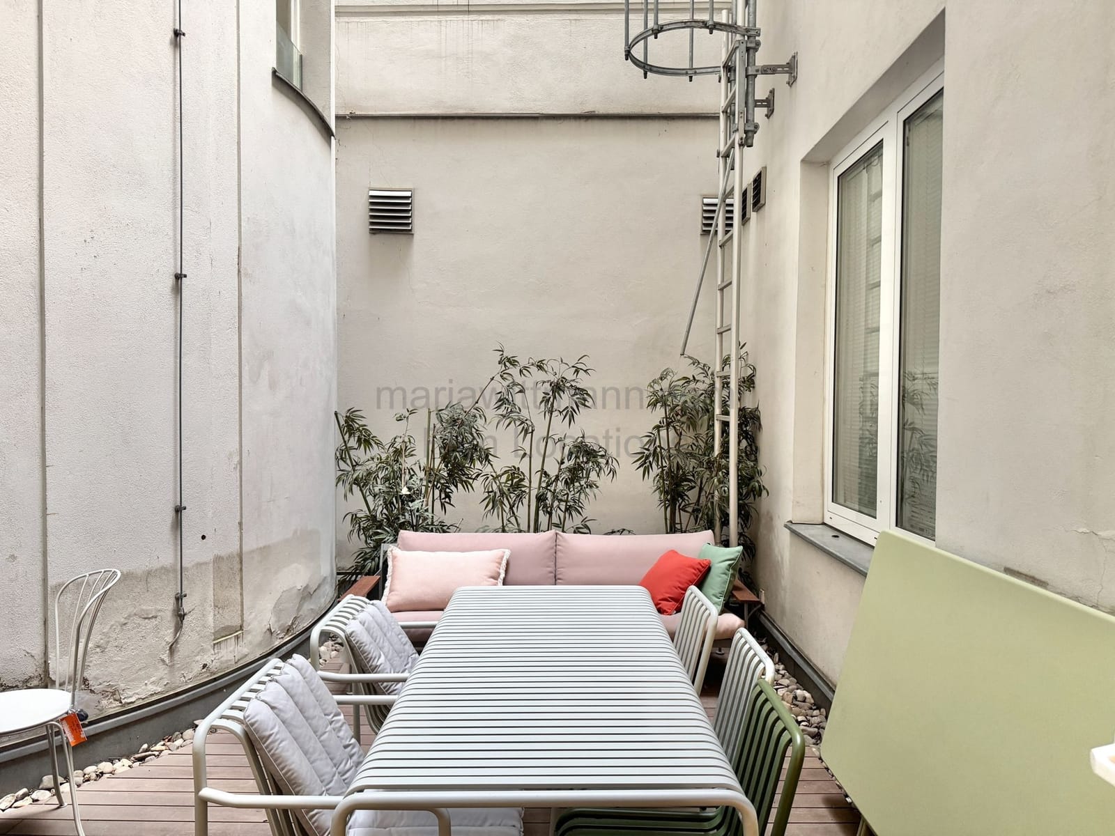 Location 369 - Photo 10