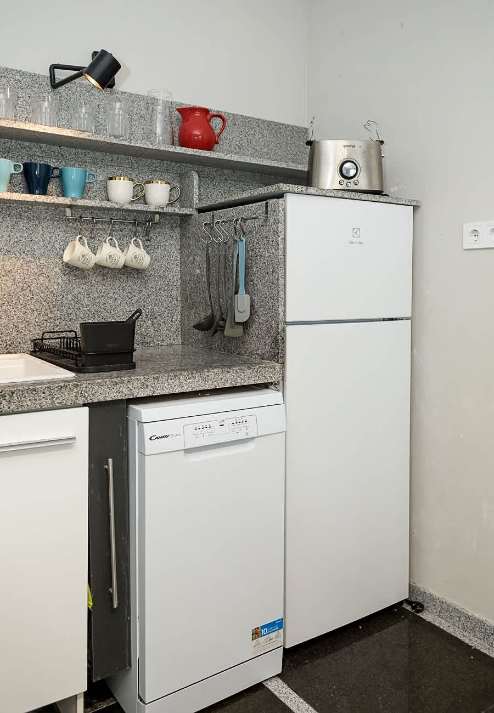 Chic 1BD Flat in St Constantine &amp; Helena Complex - Photo 11