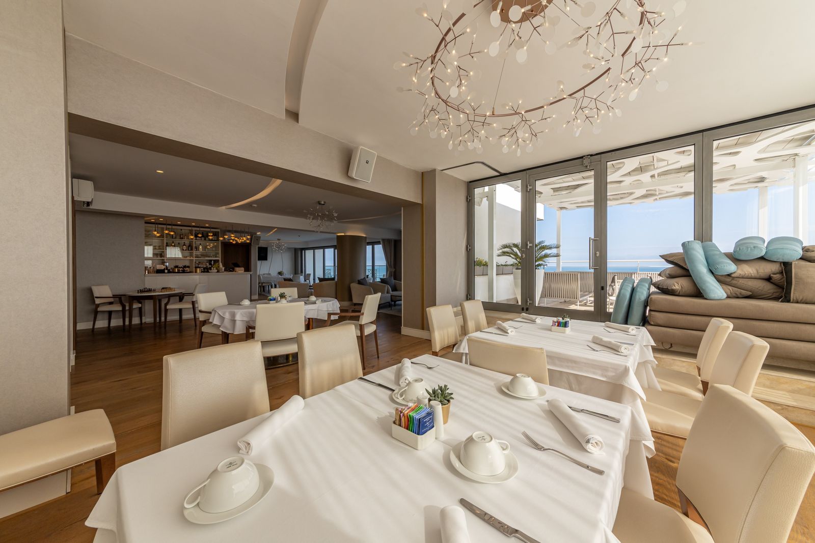 VIP Lounge Restaurant in the Maritim Paradise Blue Hotel - Photo 22