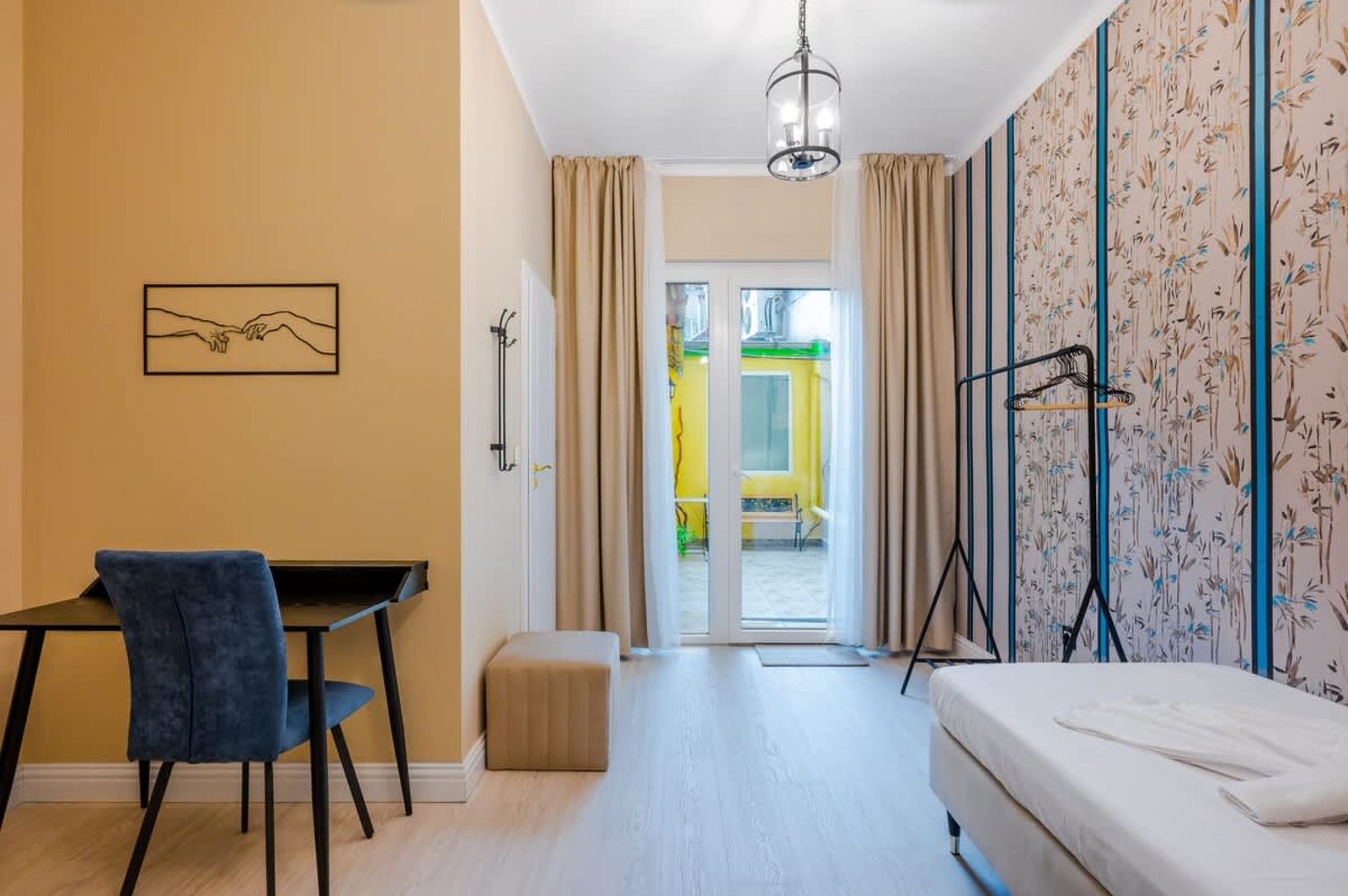 Top Center 2BD Luxurious Flat with Shared Terrace - Photo 15