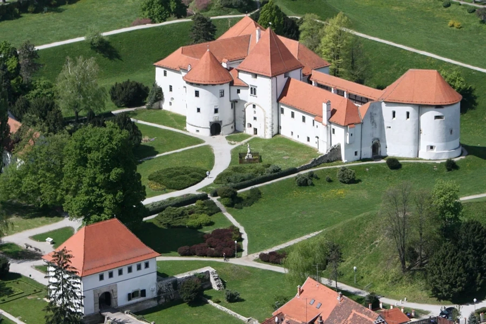 Exotic Castle - Photo 4