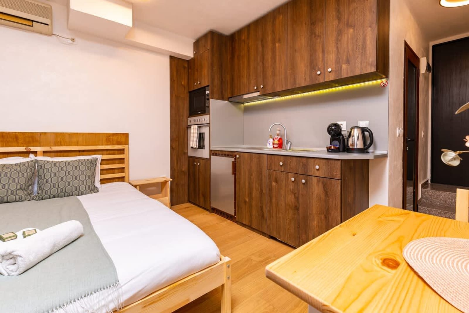 The Crash Pad Studio - Photo 11