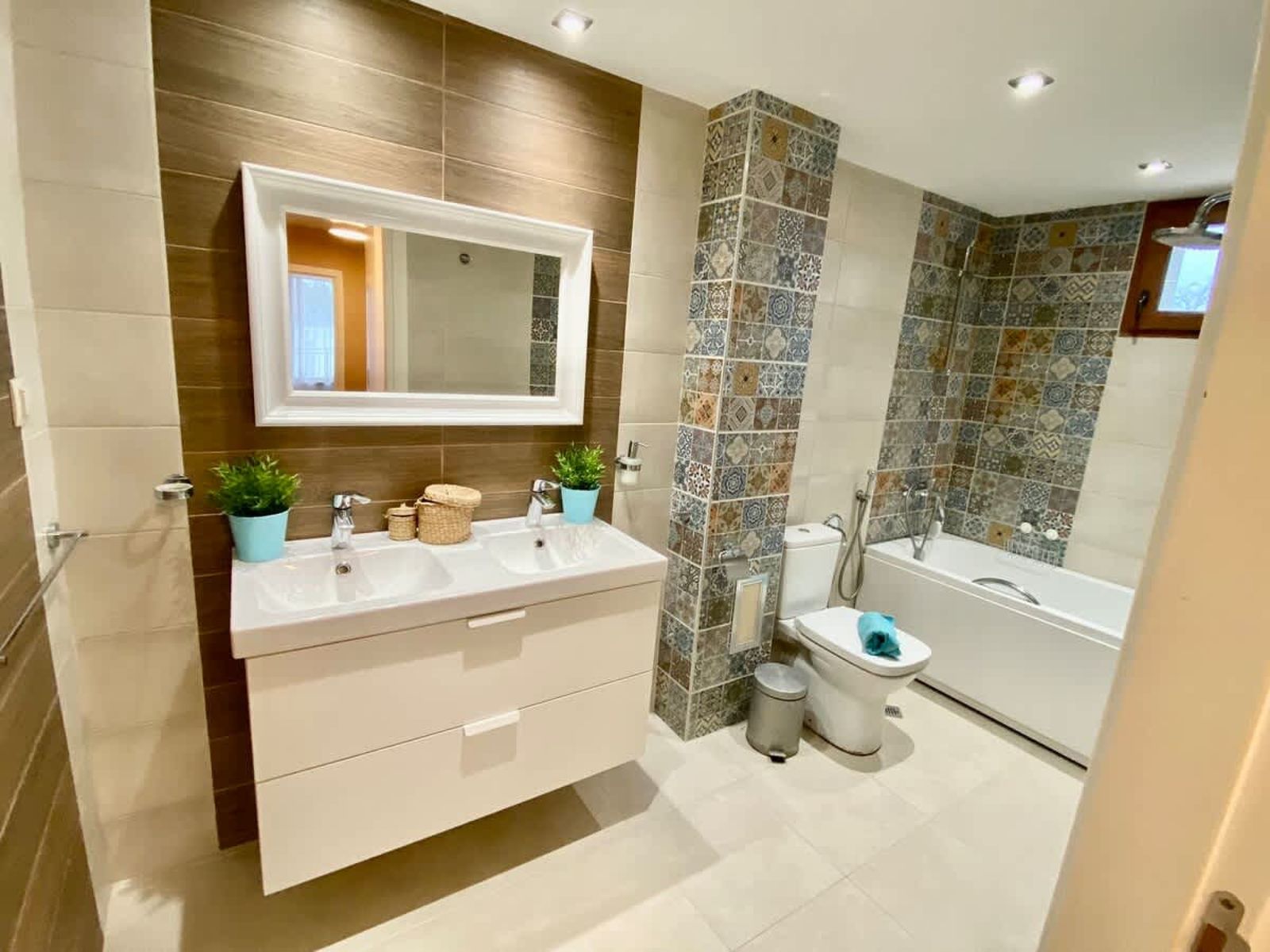 Modern Villa with Garden in Evksinograd, Varna - Photo 15