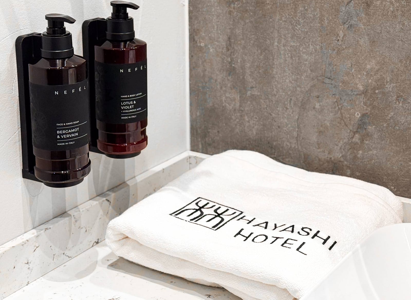 Hayashi Hotel – Deluxe Apartments w/ Breakfast - Photo 9