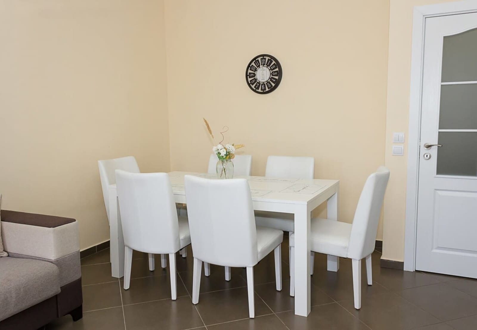 Balchik Garden Palace  2BD Flat with Balcony - Photo 9