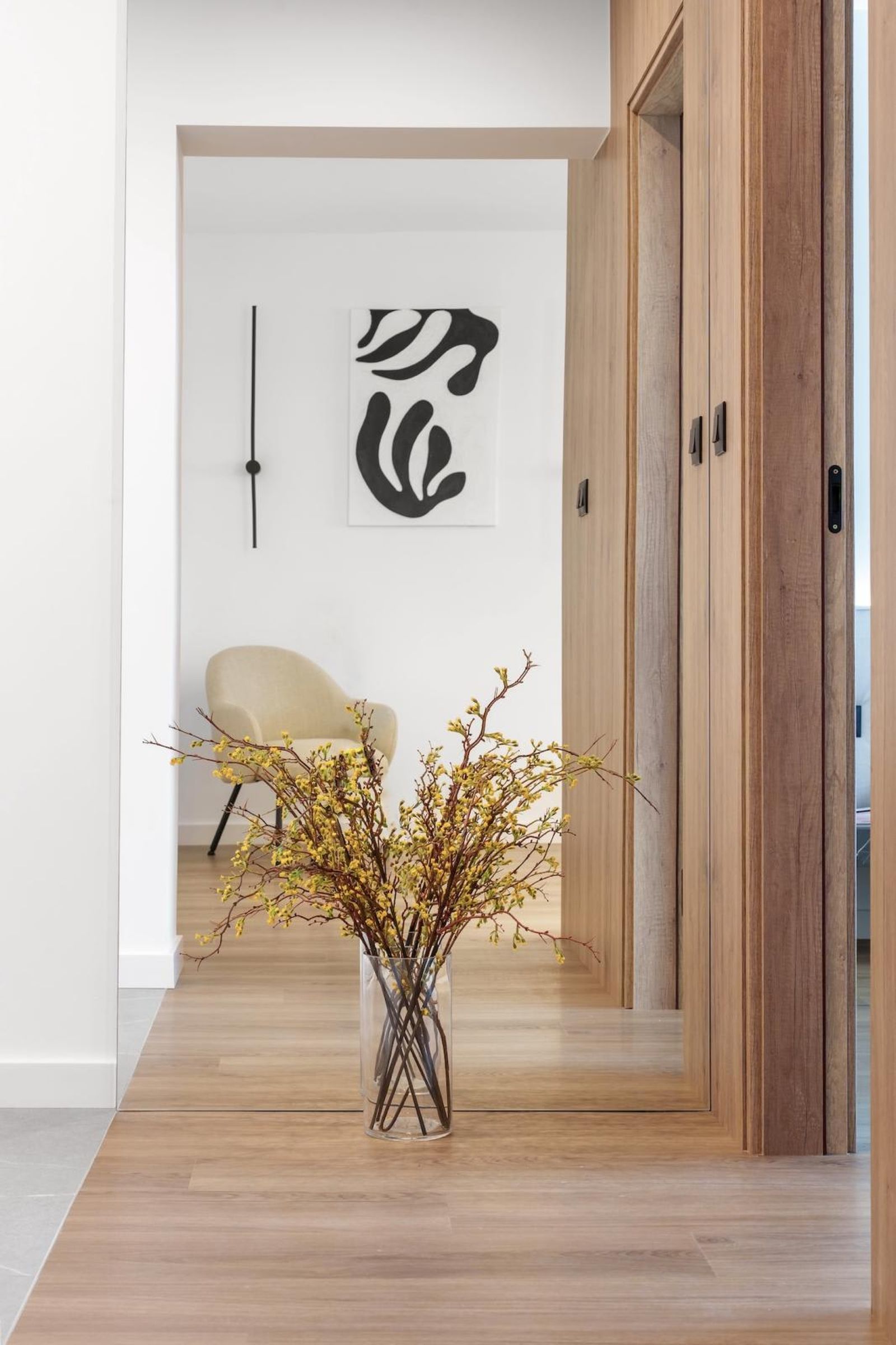 Stylish 1BR with Balcony &amp; Parking | Skyline Varna - Photo 23