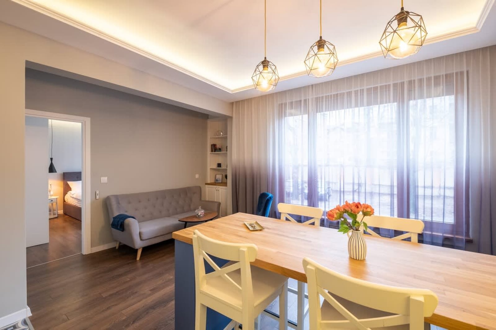 Designer &amp; Cozy 2BD Flat In the city center - Photo 15