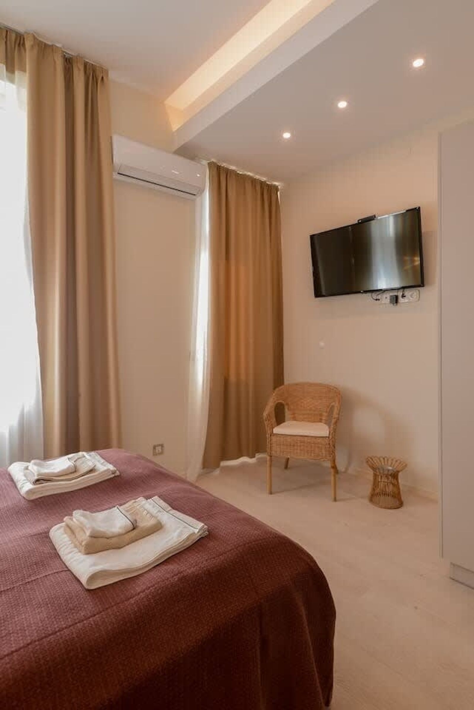 Modern &amp; Cozy 1BD Apartment near Serdika - Photo 15