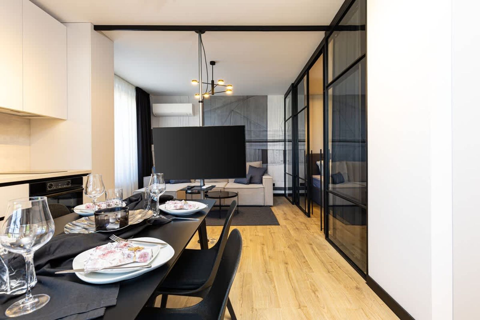 Modern 1BDR Apartment in a New Building - Photo 11